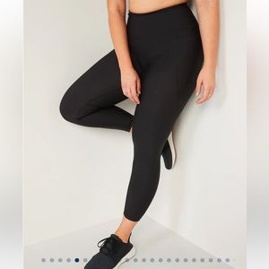 **BURNT ORANGE** Old Navy PowerSoft leggings, cropped.